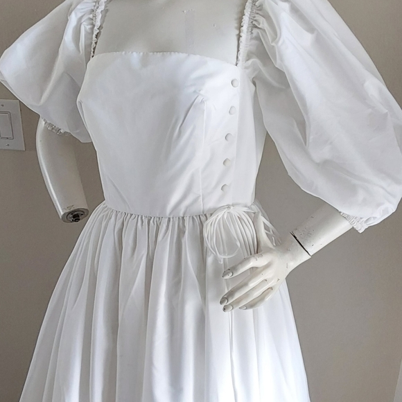 VINTAGE MIKE BENET FORMAL WHITE PUFFY SLEEVES DRESS - Picture 7 of 12